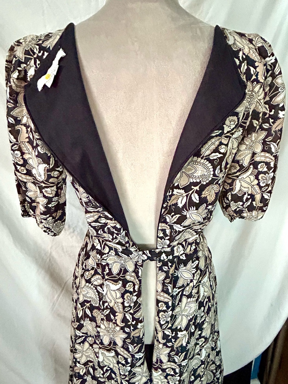 Boden Retro Brown, Cream Floral Belted Cotton Midi Dress, Size 6 - Picture 13 of 16